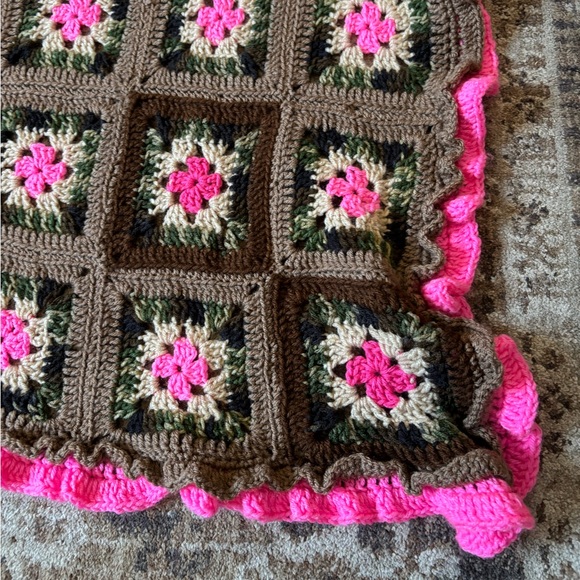 55”x40” Granny Square Afghan Throw Pink Camo Brown Ruffle Crochet Blanket - Picture 2 of 5